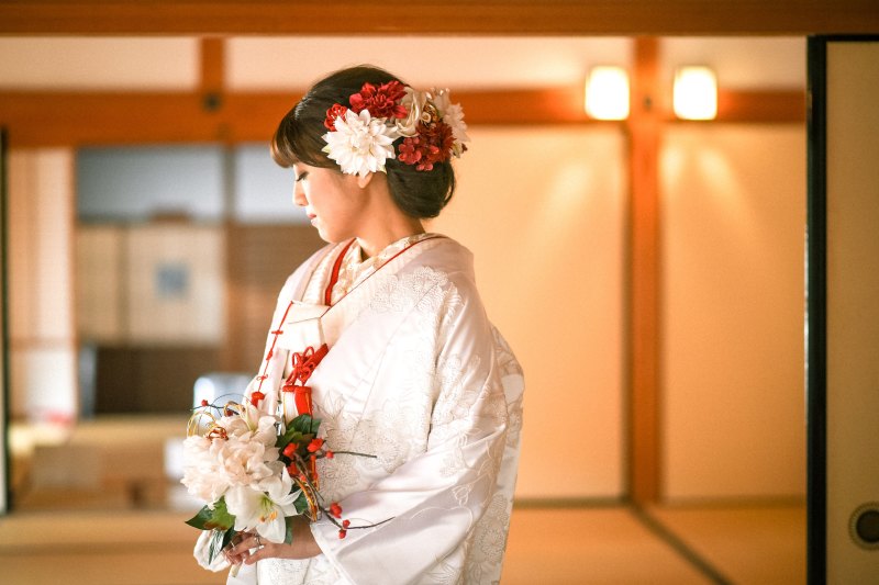 白と赤のコントラスト