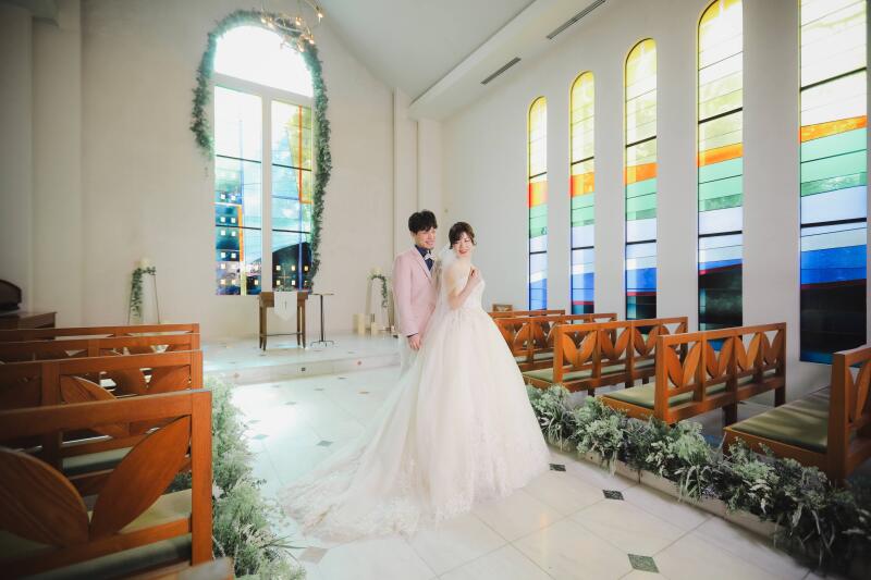 ステンドグラスの美しいチャペル