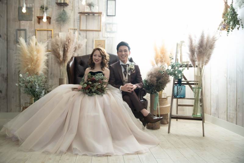 カラードレスで撮影スタート