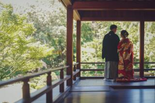 緑あふれる夏の庭園×涼しげスタジオ