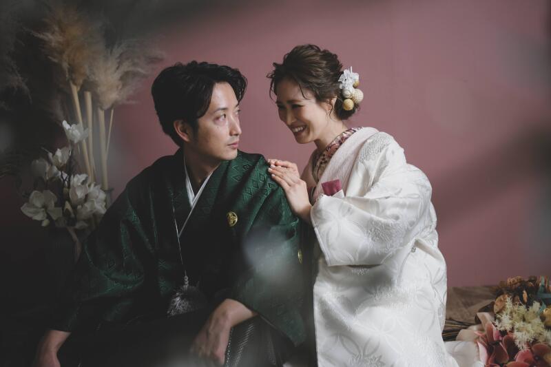 白無垢×ピンク背景