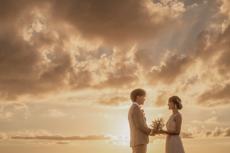 最後は夕日の海へ!