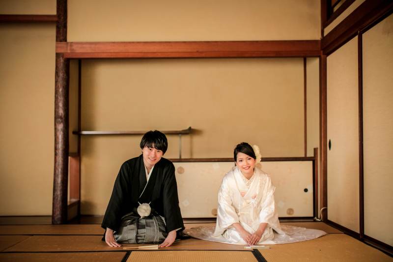 和室で和装の定番ショット