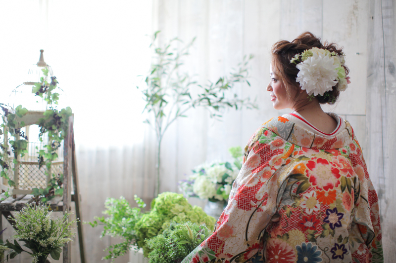 後ろ姿も華やかな打掛