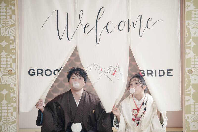 暖簾からこんにちは