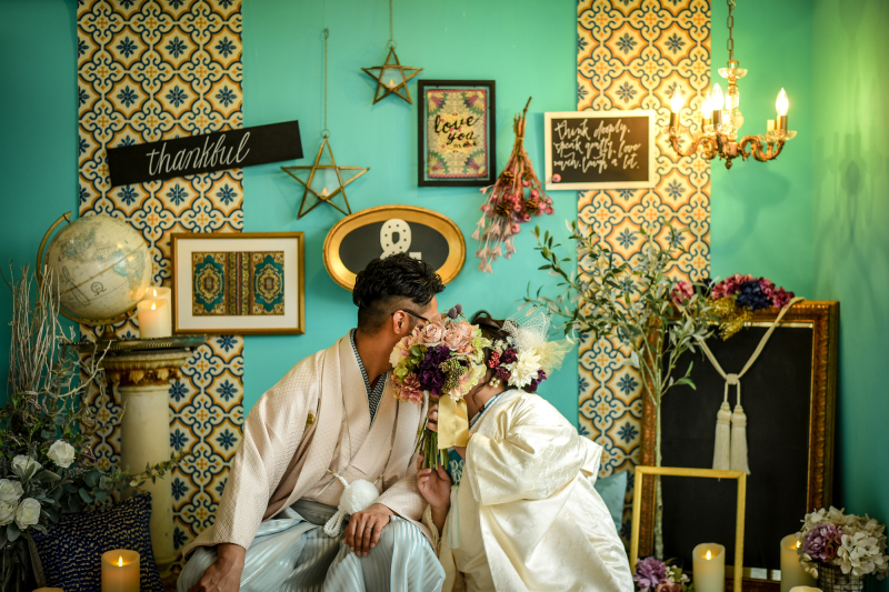 和装に自分らしいスパイスを★色遣いにこだわった白無垢