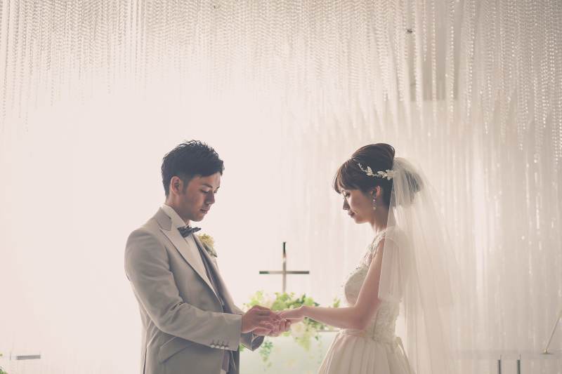 チャペルで挙式風のショット