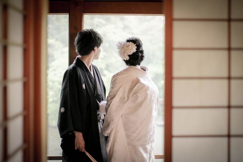 真っ白の白無垢姿