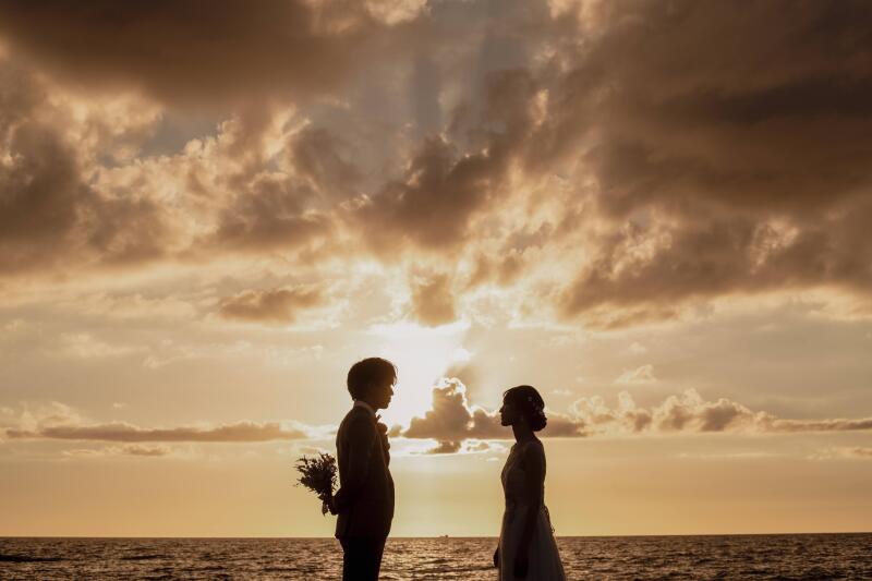 ◆北九州/旅気分でフォトウェディング◆1日完結もOK<洋装1点・海×崖×夕陽のロケ撮影プラン>