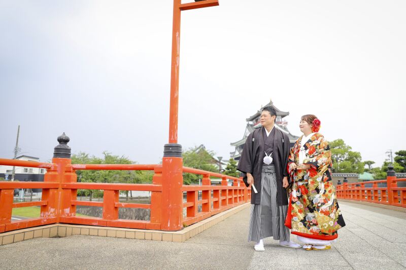 赤い橋にて撮影開始!