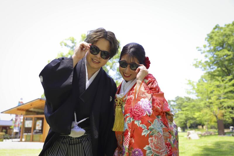 サングラスをかけてクールに