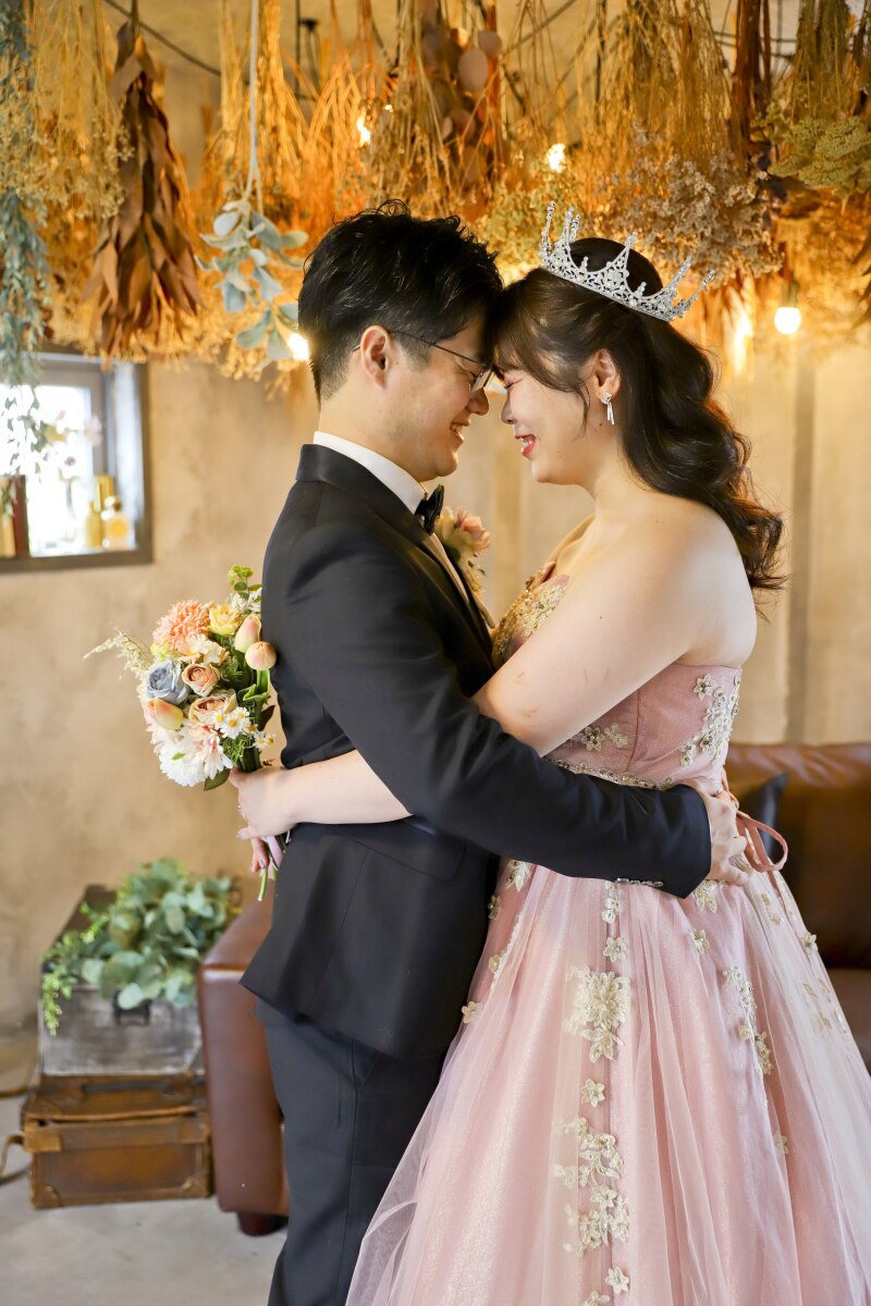 ロマンティックにおでこコツンポーズ