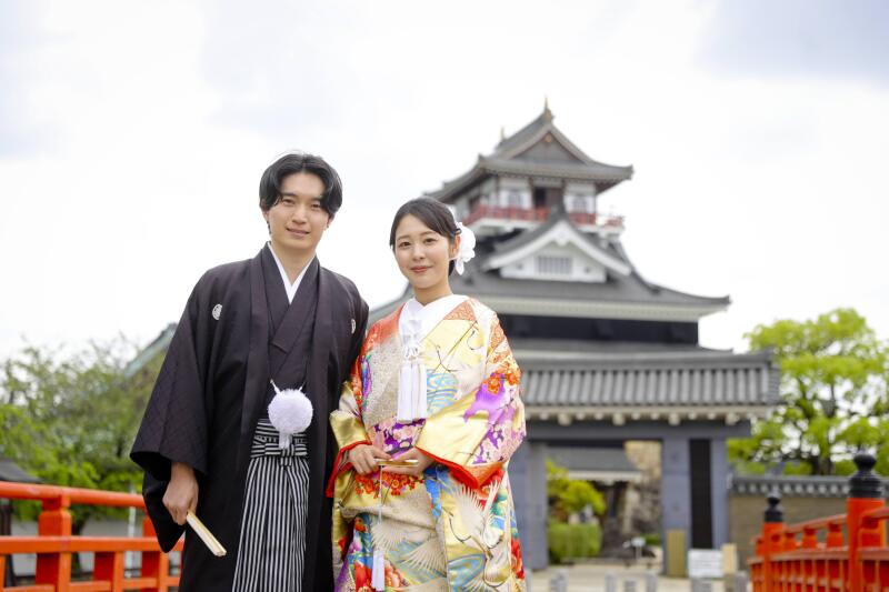 お城をバックに和装2着ロケーション撮影開始