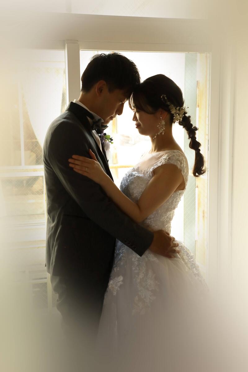 光に包まれるシルエット