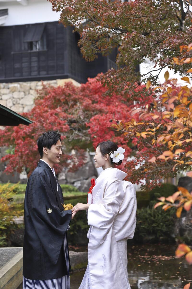 綺麗な紅葉をバックに撮影開始