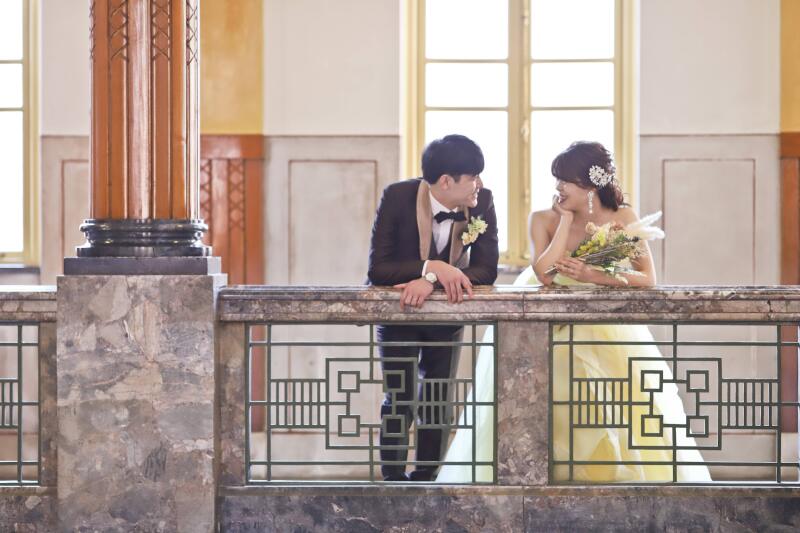 そっと見つめ合って