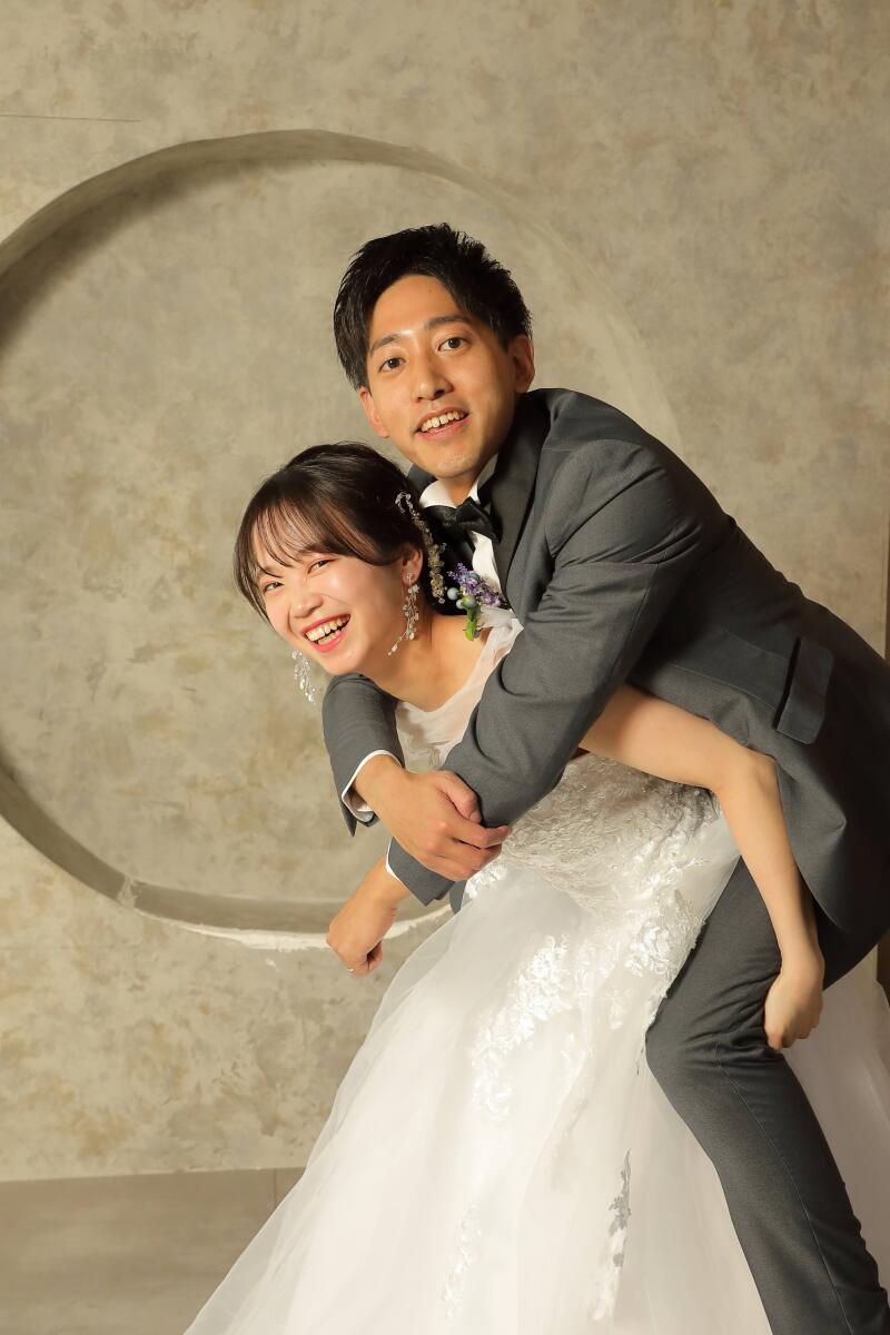 笑顔溢れるおんぶポーズ！