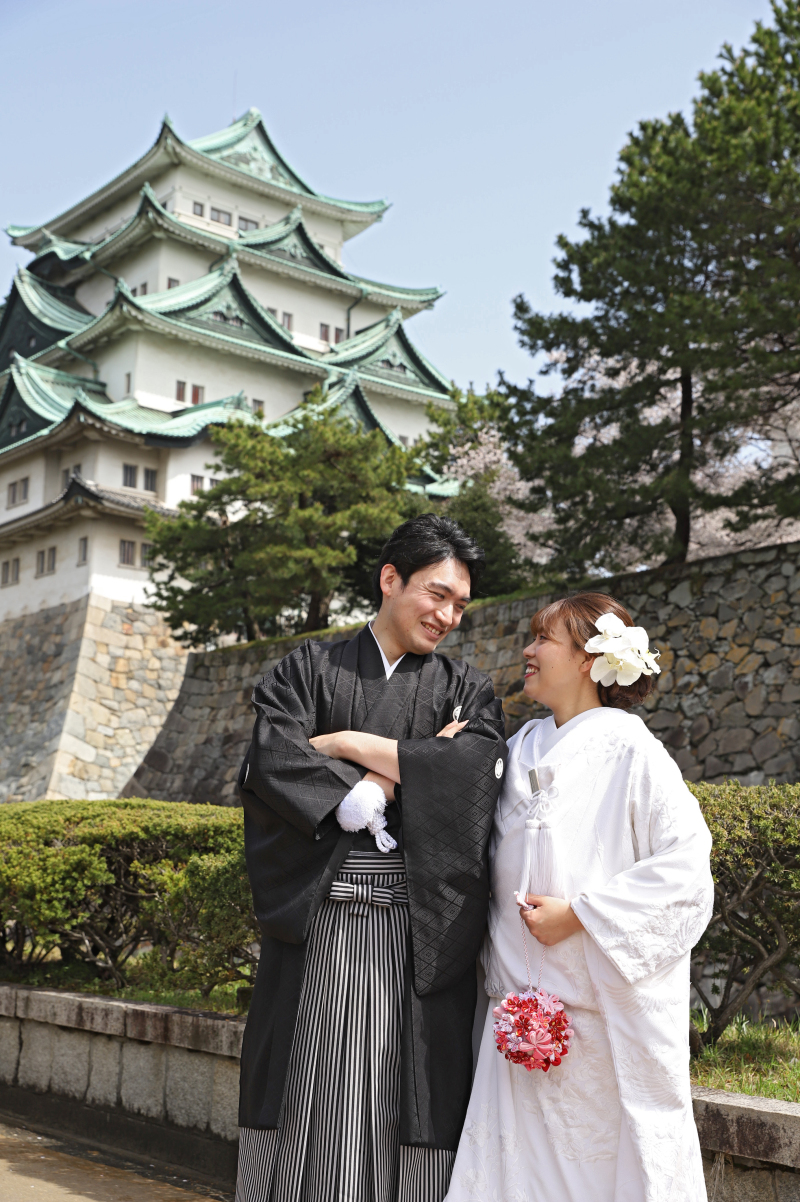 堂々とした佇まいのお城と