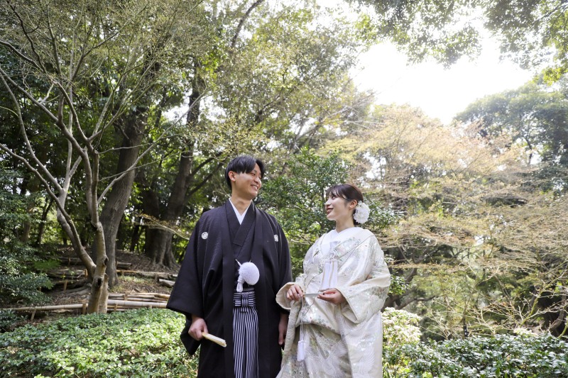 爽やかな木漏れ日を浴びて