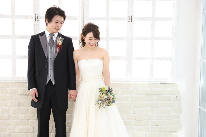 自然体な新郎新婦カットも