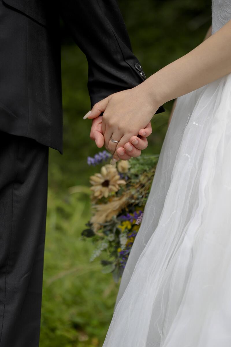 結ばれた手の温もり