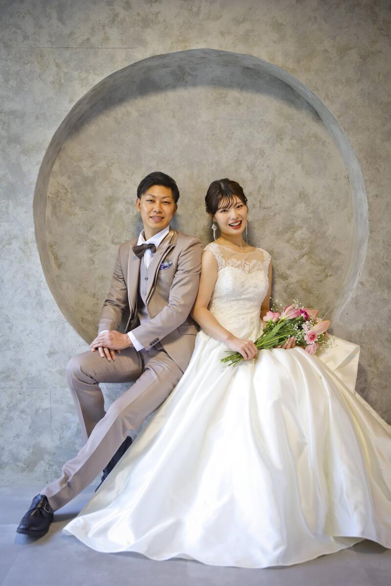 オシャレなセットのスタジオで撮影しました