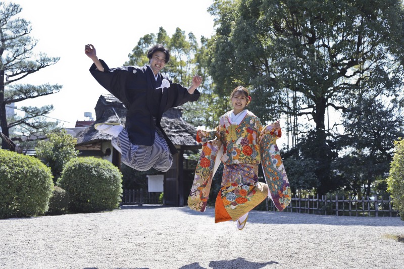 ラストカットはお二人全力の大ジャンプ!