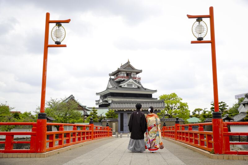 手を取り合って未来へ