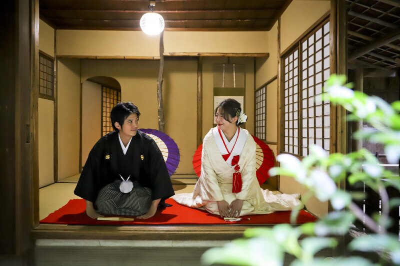 三指をついてご挨拶