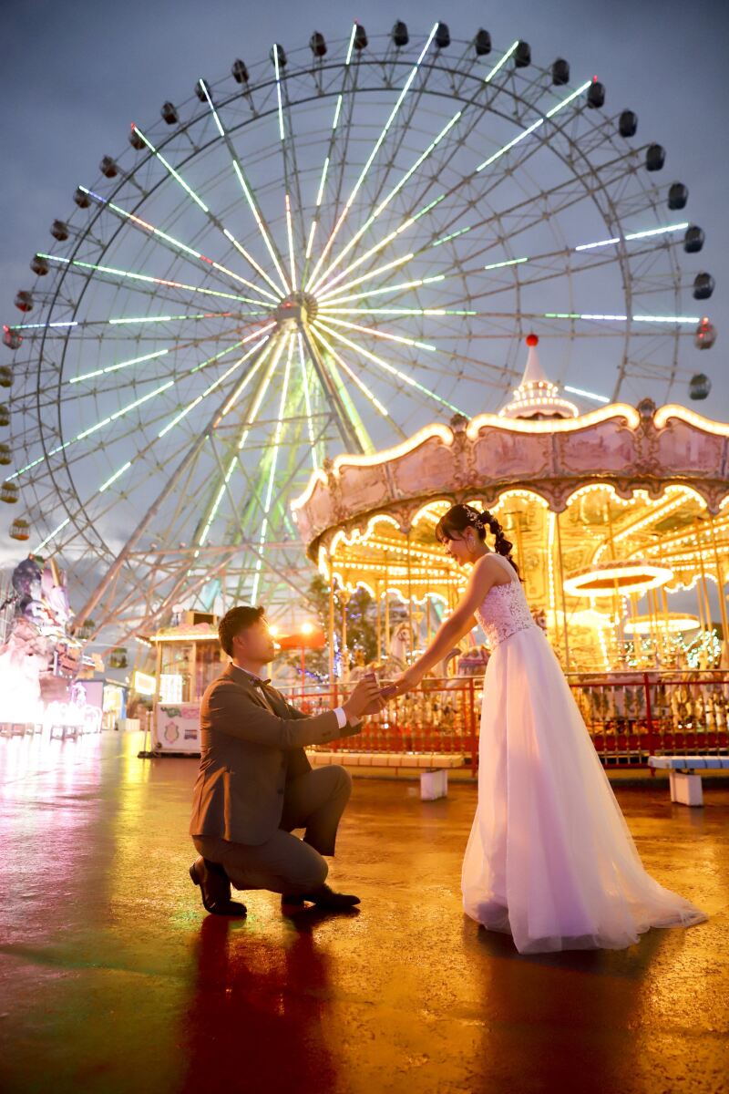 パラパラ小雨が降る中で