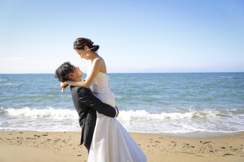 抱き上げる愛の瞬間