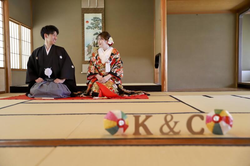 イニシャル小物を使ったおしゃれ和室フォト