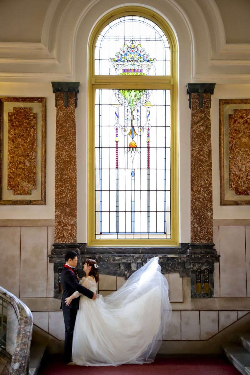 ドレスのスカートをふわりとさせてオシャレなカット