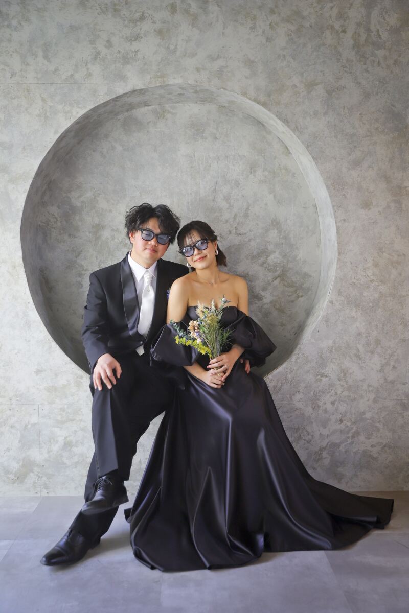 二人でサングラスをかけてクールに