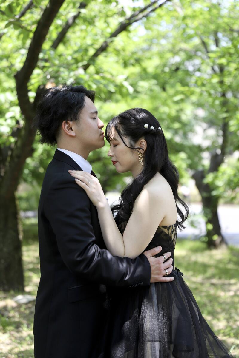 屋外の緑に囲まれて