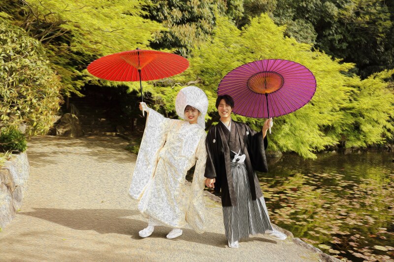 和傘をグイっと挙げてオチャメな1シーン