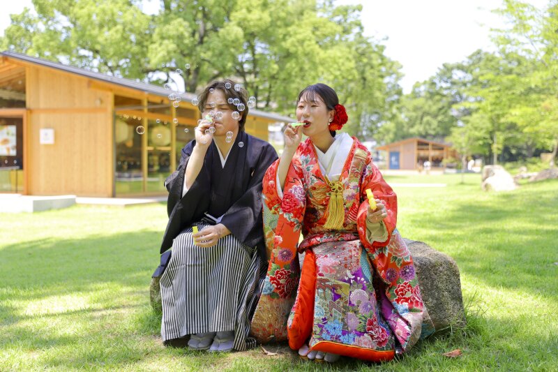 シャボン玉を吹いてて自然に笑みがこぼれます