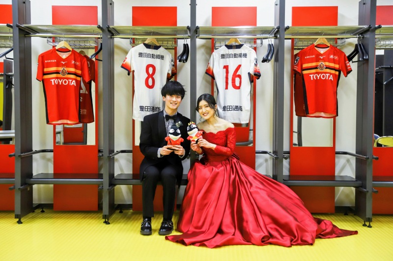 選手気分を味わえるロッカールームにて