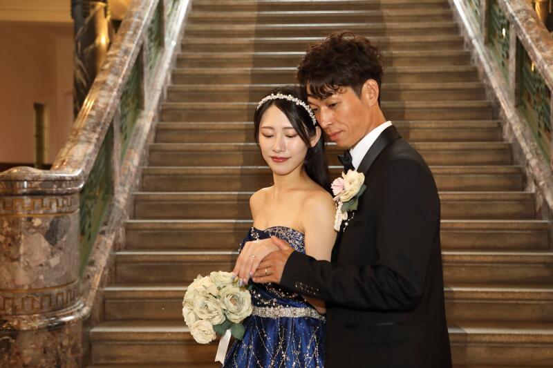 寄り添うロマンチックな瞬間