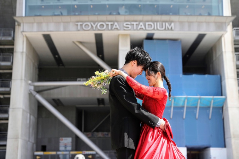 おでこコツンポーズ