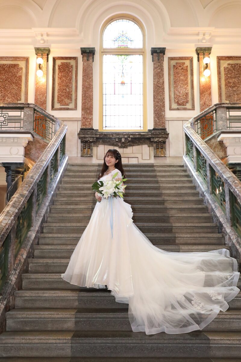 和装から洋装に着替えて洋館で涼しく撮影開始