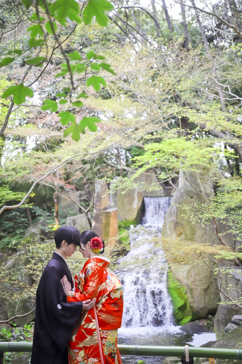 白無垢から色打掛にチェンジして