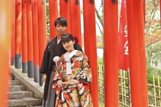 和装に合う神社仏閣の雰囲気を満喫する和装ロケーションフォト