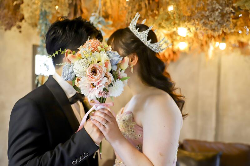 ブーケでお顔隠すカット