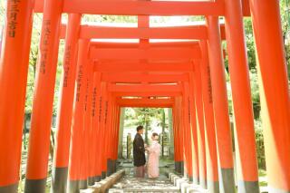 快晴の中鮮やかな新緑に囲まれて