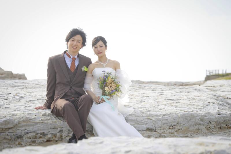 岩場と砂浜で撮れる野間灯台の岩場から撮影開始