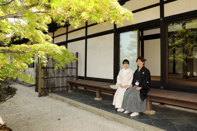 和風スタジオの縁側から撮影開始