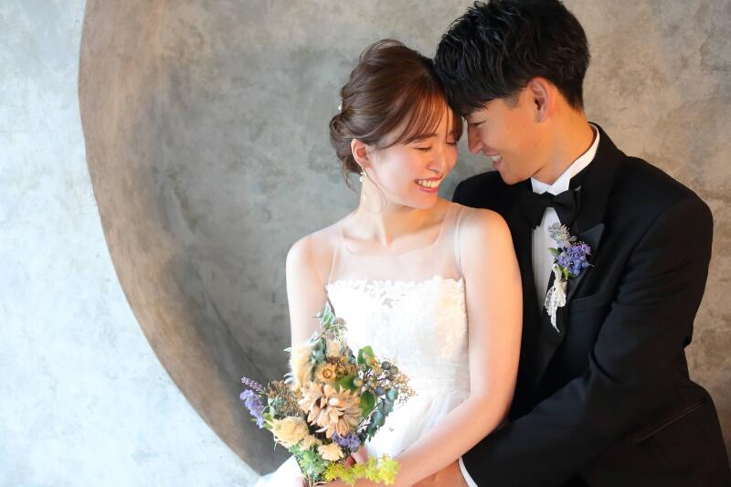 ロマンティックにおでこコツンポーズ