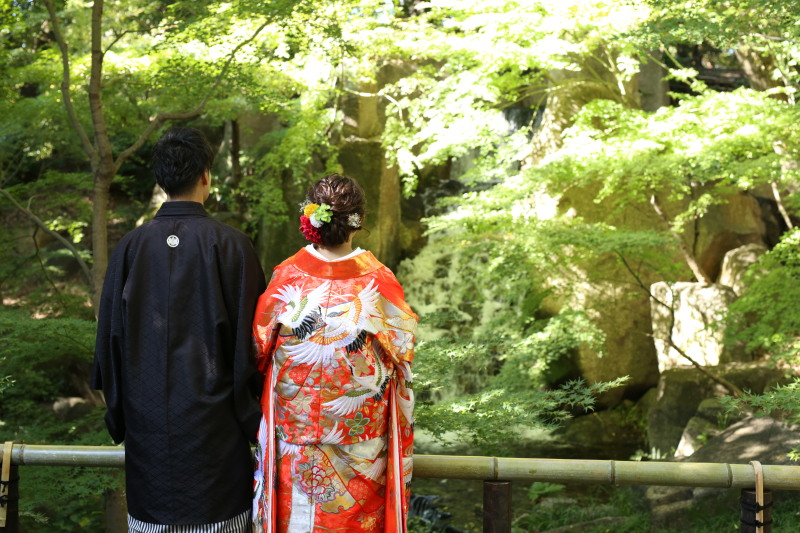 大曽根の滝は緑に囲まれたオアシスです