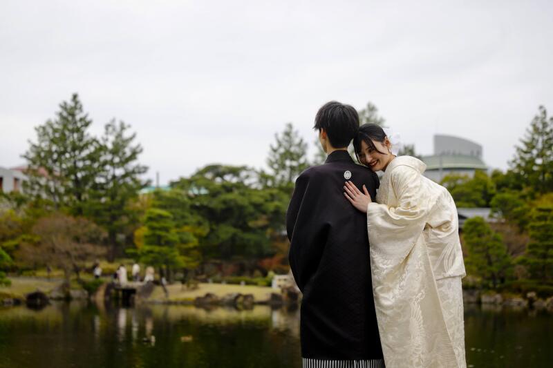 背中にぴとっとくっついて